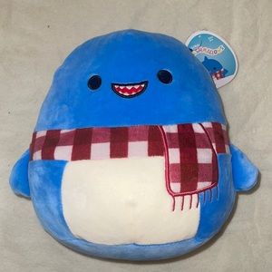 NWT Rey The Shark w a Scarf Squishmallow